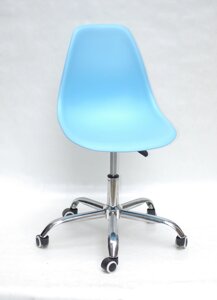 Крісло офісне на колесах комп'ютерний пластиковий стілець Nik Office, колір блакитний 50