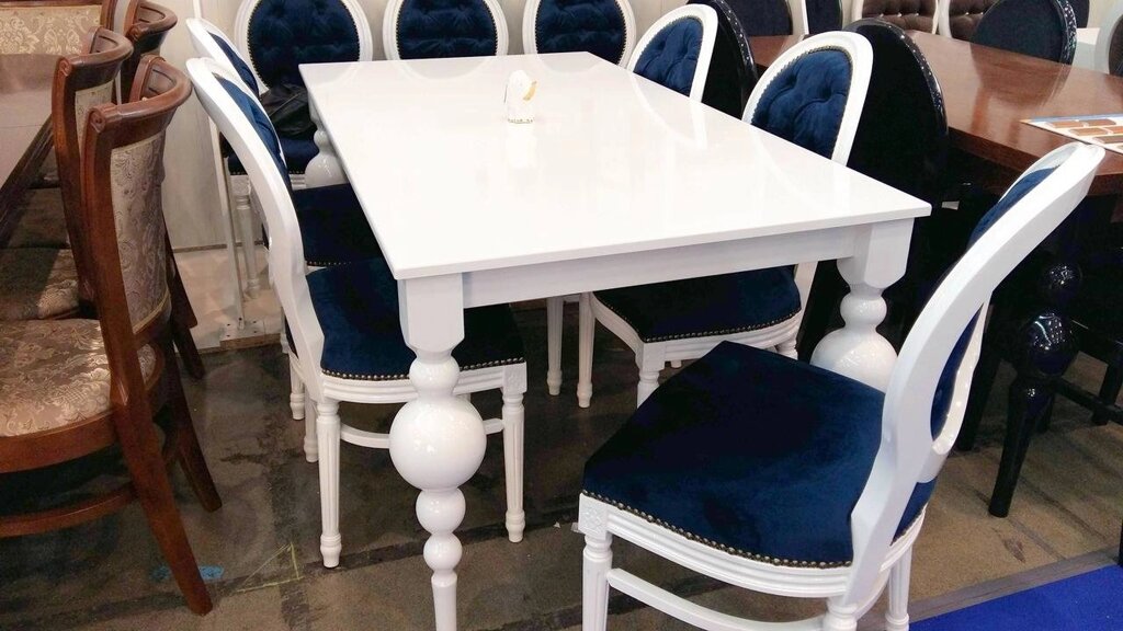 Стіл обідній розкладний для вітальні в класичному стилі Віто Olberg, колір на вибір - Україна