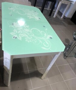 Стіл на кухню скляний розкладний на дерев'яних ніжках ДКС Модерн Антонік, колір зелений + білий 1200