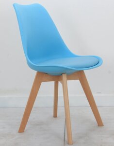Стілець пластиковий на дерев'яних ніжках для дому / офісу / кафе Milan , блакитний 52