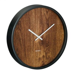 Сучасний настінний годинник у дерев'яному виконанні