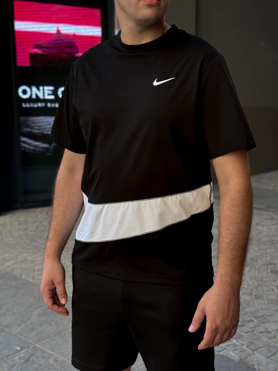 Футболка чоловіча Nike Dri-Fit Uv Hyverse Black / FB8579-010 від компанії Інтернет магазин "Airpac" - фото 1