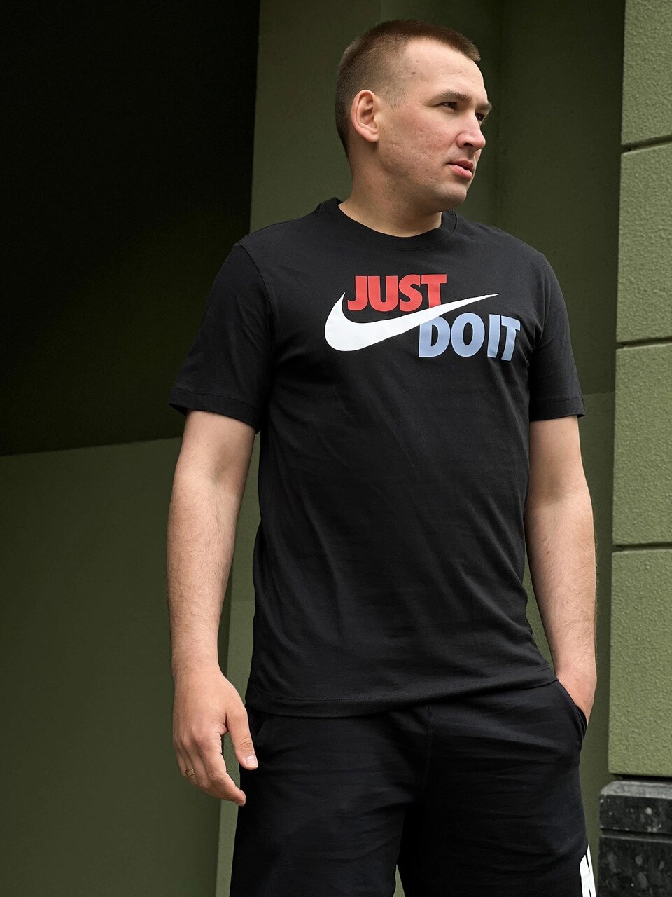 Футболка чоловіча Nike Swoosh Just Do It / DX1989-011 (Розміри:S,M,L, XL, XXL) від компанії Інтернет магазин "Airpac" - фото 1