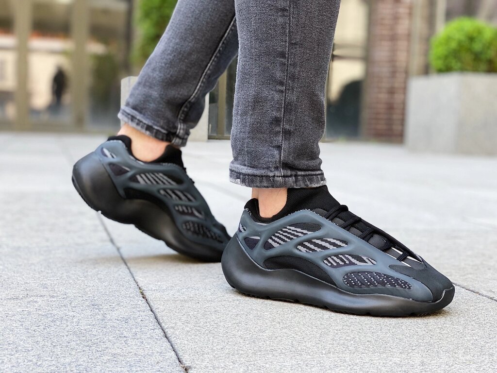 Кросівки чоловічі Adidas Yeezy 700 V3 "Alvah" / H67799 (Розміри:44,45) від компанії Інтернет магазин "Airpac" - фото 1