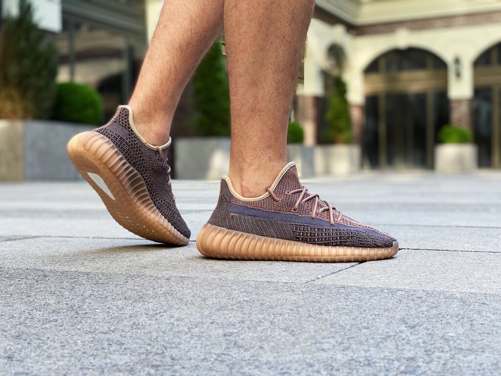 Кросівки чоловічі Adidas Yeezy Boost 350 V2 "Fade" / HO2795 (Розмір:45) від компанії Інтернет магазин "Airpac" - фото 1