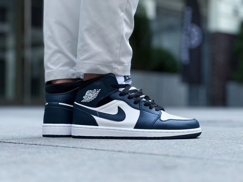 Кросівки чоловічі Air Jordan 1 Mid "Armory Navy" / 554724-411 від компанії Інтернет магазин "Airpac" - фото 1