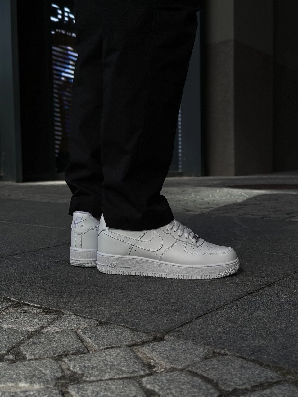 Кросівки чоловічі Nike Air Force 1 '07" Triple White" / CW2288-111 від компанії Інтернет магазин "Airpac" - фото 1