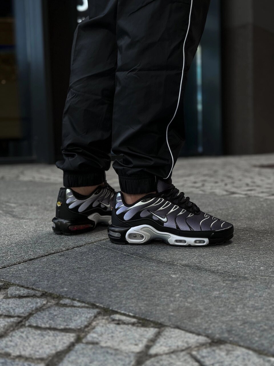 Кросівки чоловічі Nike Air Max Plus "Black/White" / DO6384-001 від компанії Інтернет магазин "Airpac" - фото 1