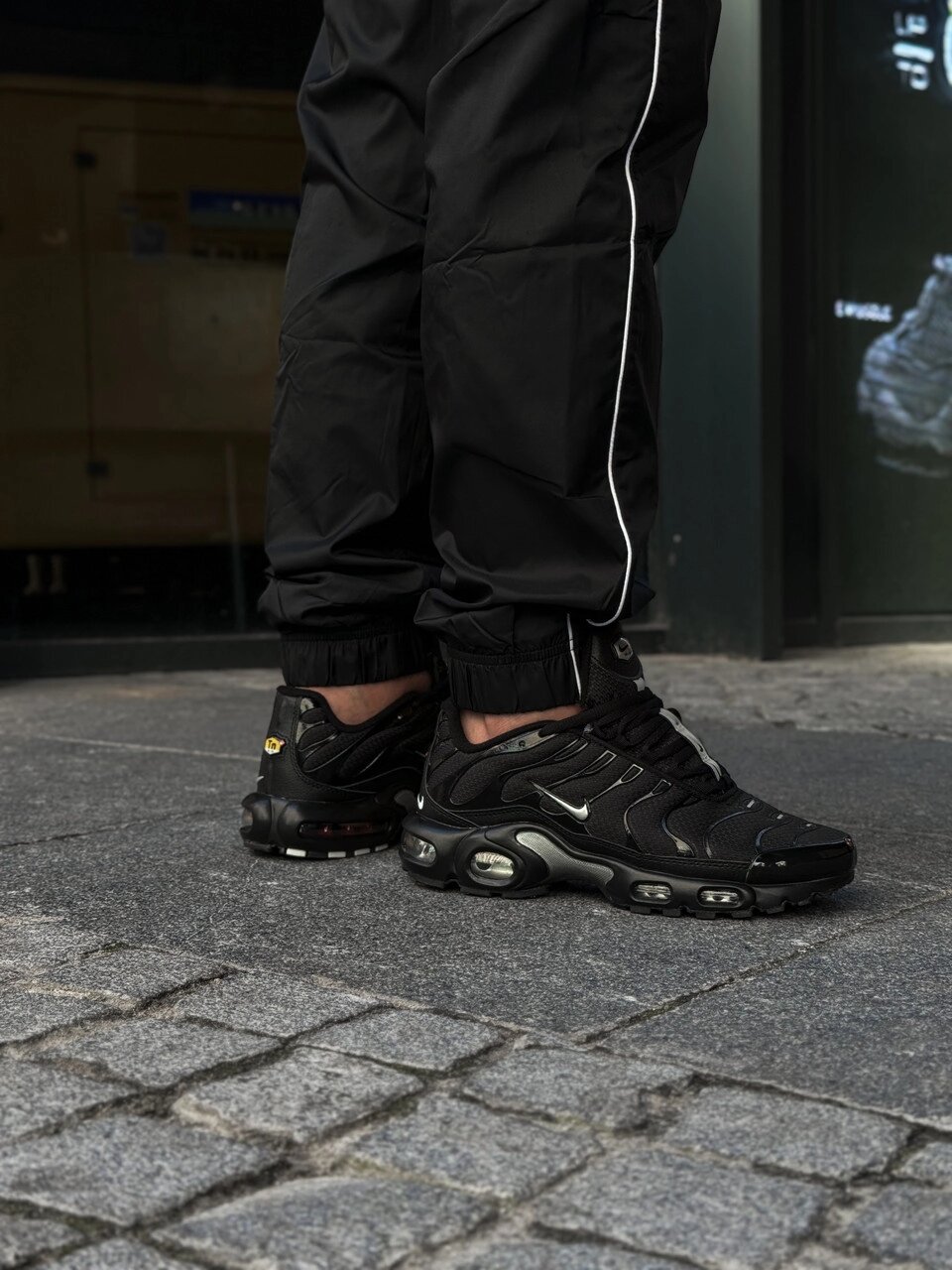 Кросівки чоловічі Nike Air Max Plus Mini Swoosh "Black/Silver"/DX8971-001 від компанії Інтернет магазин "Airpac" - фото 1