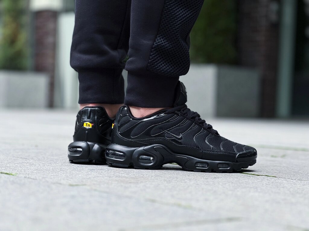 Кросівки чоловічі Nike Air Max Plus "Triple Black" / 604133-050 (Розміри:42,44) від компанії Інтернет магазин "Airpac" - фото 1