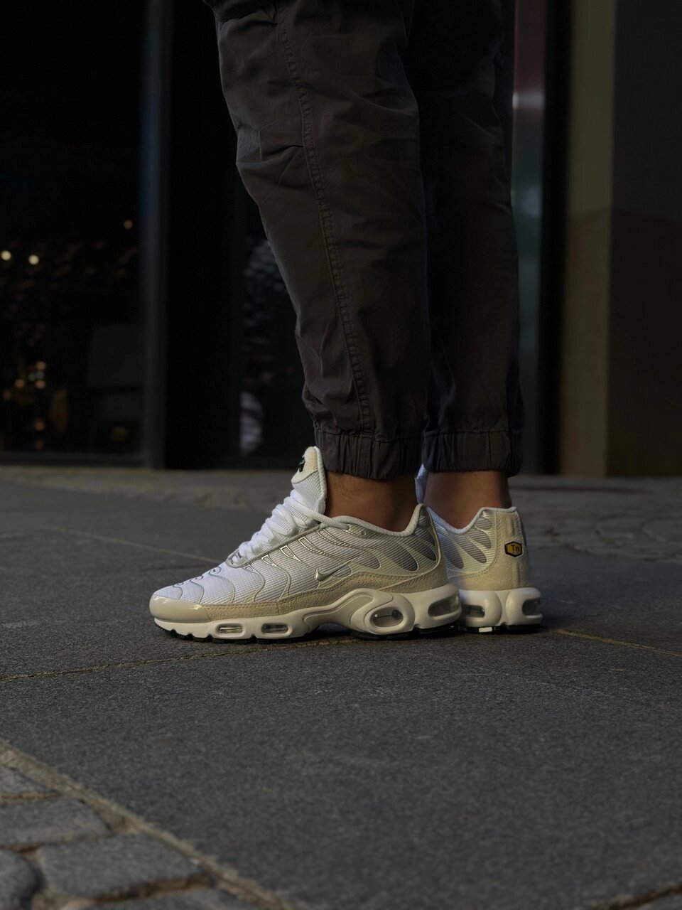 Кросівки чоловічі Nike Air Max Plus White/Light Blue / FN7813-001 від компанії Інтернет магазин "Airpac" - фото 1