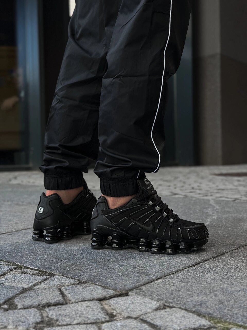 Кросівки чоловічі Nike Shox TL "Triple Black" / BV1127 001 від компанії Інтернет магазин "Airpac" - фото 1