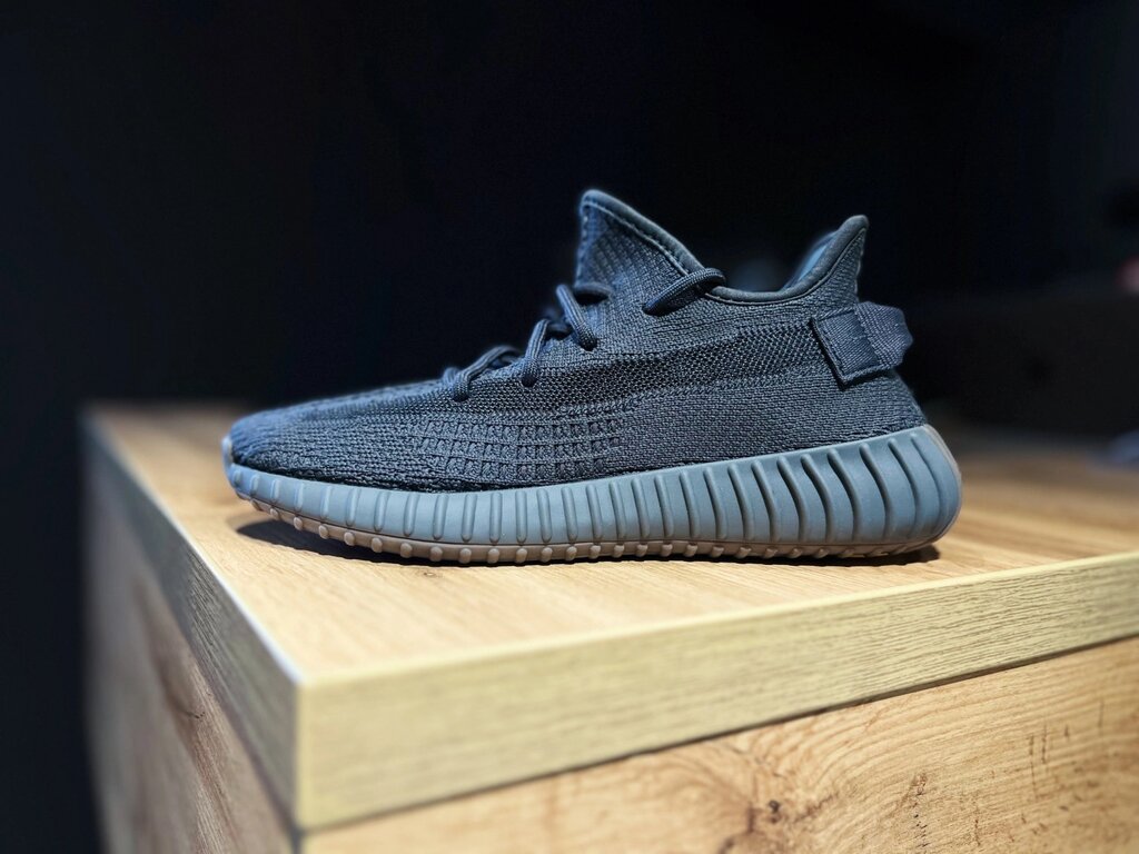 Кросівки жіночі Adidas Yeezy Boost 350 V2 "Cinder" / FY2903 (Розмір:36) від компанії Інтернет магазин "Airpac" - фото 1