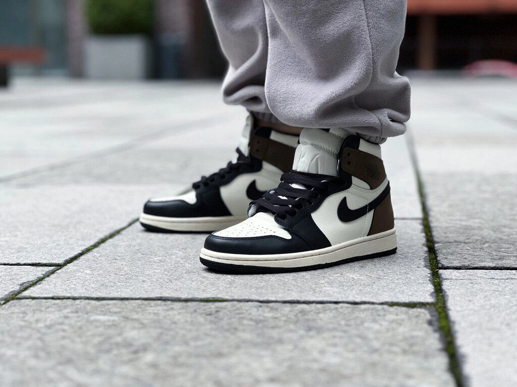 Кросівки жіночі Air Jordan 1 Retro High "Dark Mocha" / 555088-105 від компанії Інтернет магазин "Airpac" - фото 1