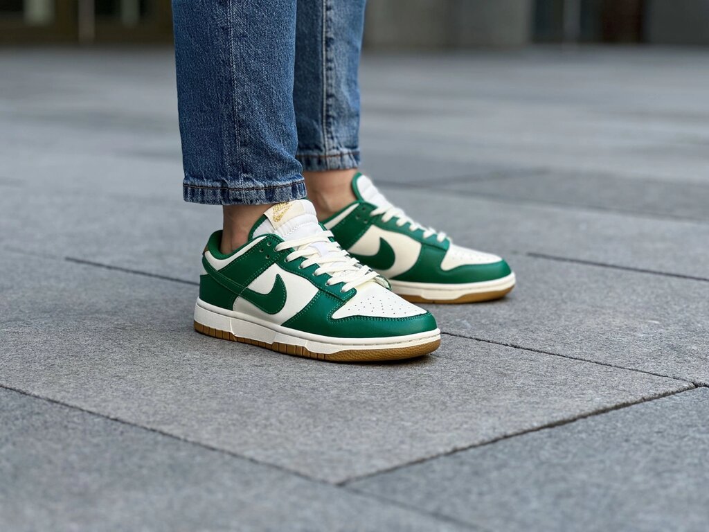 Кросівки жіночі Nike Dunk Low "Malachite University Gold" / FB7173-131 від компанії Інтернет магазин "Airpac" - фото 1