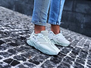 Кросівки чоловічі Adidas Yeezy 700 Boost "Salt"Розміри:41,42,43,45)