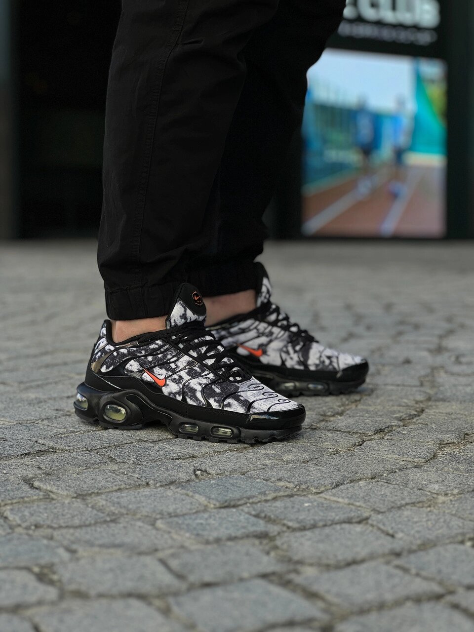 Кроссовки мужские Nike Air Max Plus "Black/Grey" / FV6913-001 від компанії Інтернет магазин "Airpac" - фото 1