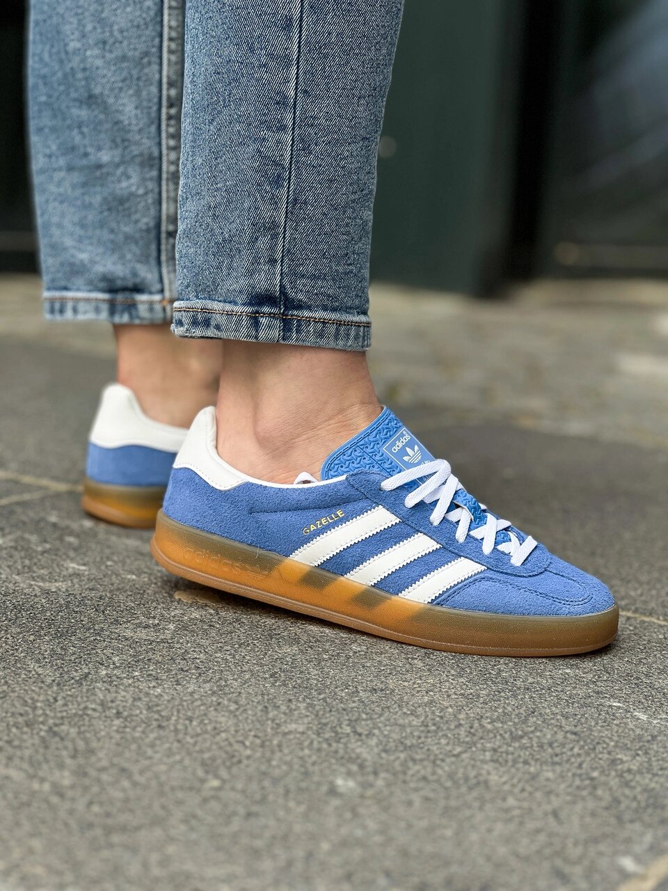 Кроссовки женские Adidas Gazelle Indoor Blue Fusion Gum / HQ8717 від компанії Інтернет магазин "Airpac" - фото 1