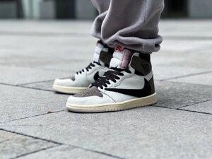 Кросівки жіночі Air Jordan 1 Retro High x Travis Scott / CD4487-001 37 EUR (23,5 см), Молочний