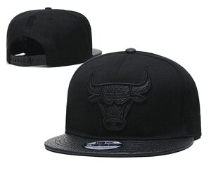 Кепка з прямим козирком Chicago Bulls / SNB-082