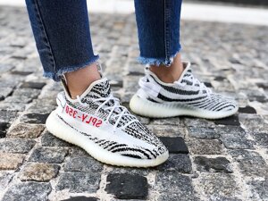 Кросівки жіночі Adidas Yeezy 350 Boost V2 (Розмір: 40)