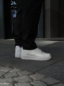 Кросівки чоловічі Nike Air Force 1 '07" Triple White" / CW2288-111