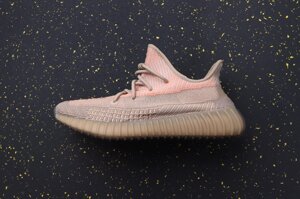 Кросівки жіночі Adidas Yeezy Boost 350 V2 / ADM-3591