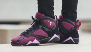 Кросівки жіночі Nike Air Jordan 7 Retro / AJW-321