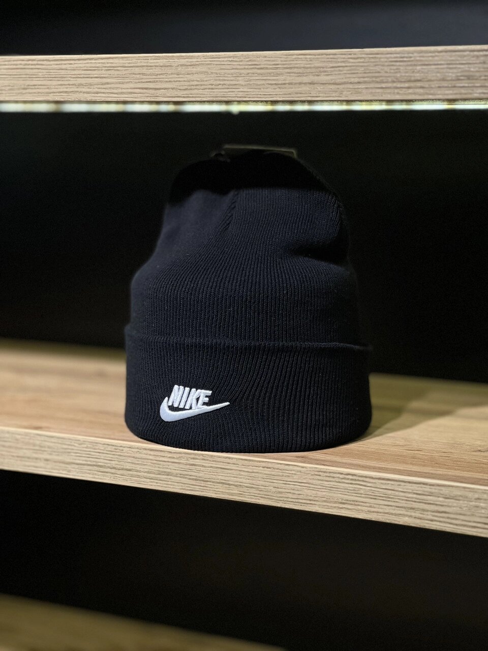 Шапка Nike Beanie Utility Futura / DJ6224-010 від компанії Інтернет магазин "Airpac" - фото 1