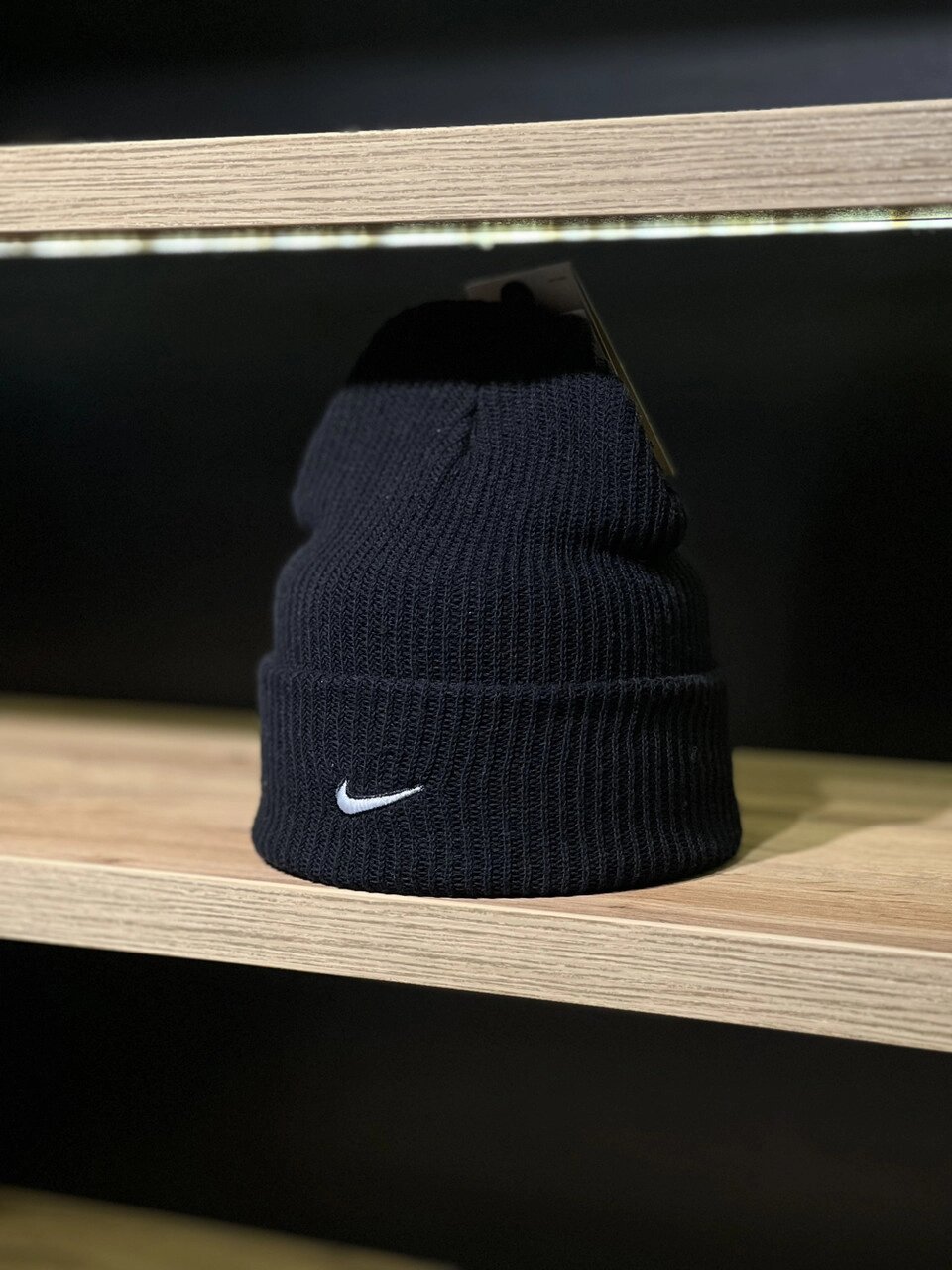 Шапка Nike Beanie Utility Swoosh / DV3342-010 від компанії Інтернет магазин "Airpac" - фото 1