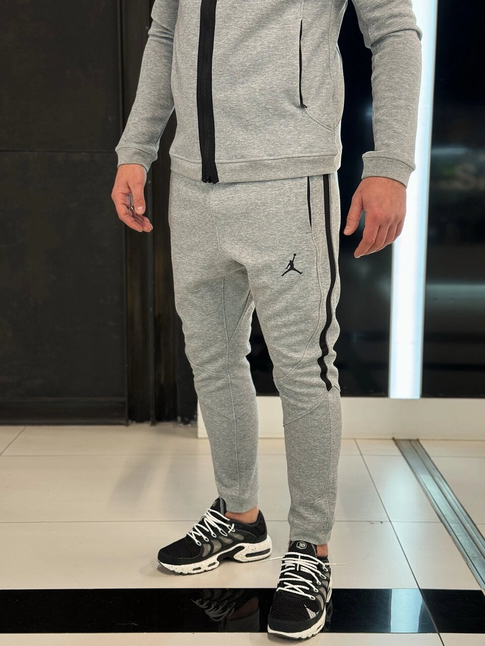 Штани чоловічі Air Jordan Dri-Fit Sport Performance Pants Grey / DV9786-063 від компанії Інтернет магазин "Airpac" - фото 1