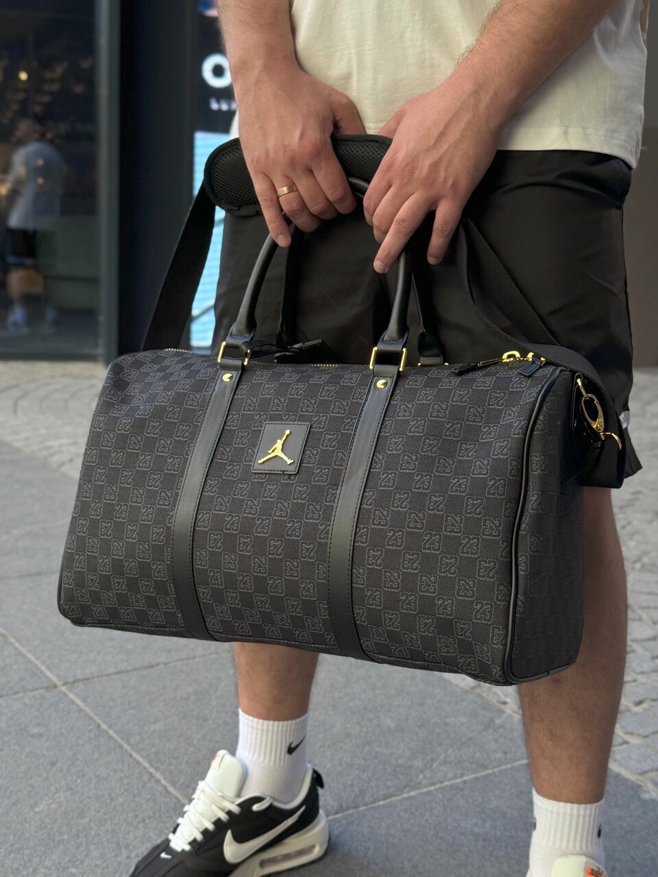 Сумка Air Jordan Monogram Duffle Bag "Black" / MA0759-023 від компанії Інтернет магазин "Airpac" - фото 1