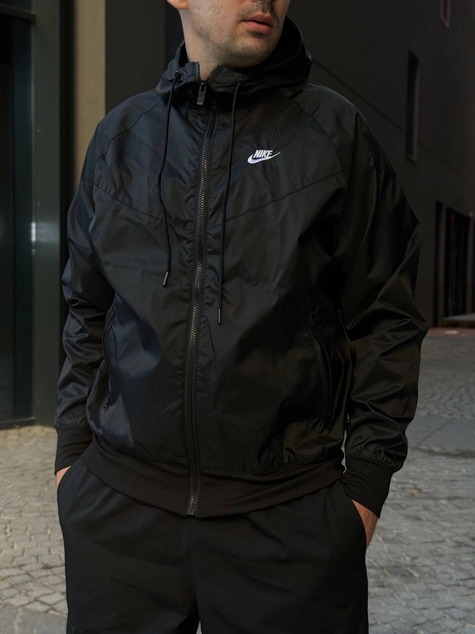 Ветровка мужская Nike Sportswear Windrunner / DA0001-010 від компанії Інтернет магазин "Airpac" - фото 1