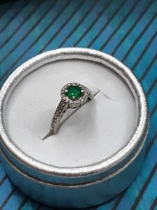 Срібний перстень в родії з каменем зелений агат 16,5р