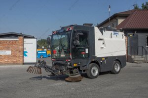 Підмітальна машина Schmidt Compact 400 Compact Sweeper 2016 р. 3665,7 м/г., №4127 L