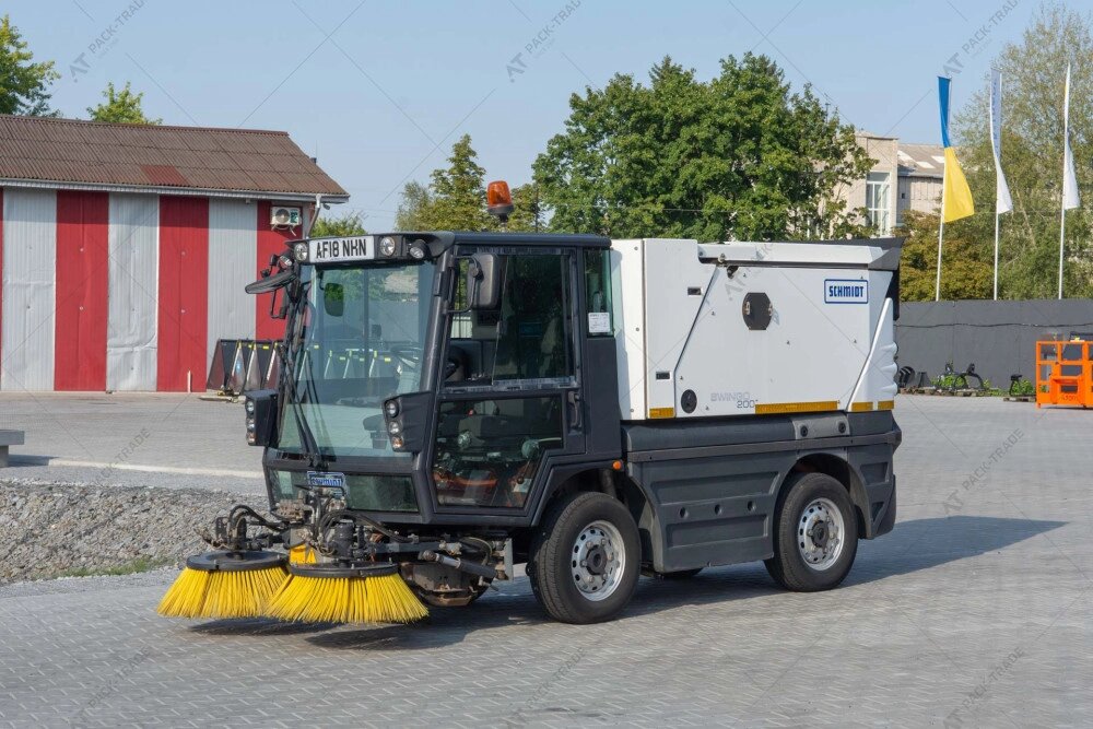 Підмітальна машина Schmidt Compact 200 Sweeper 2018 р. 55 кВт. 854 м/г., №4784 від компанії Пак Трейд - фото 1