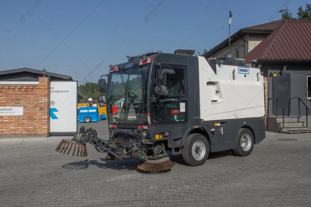 Підмітальна машина Schmidt Compact 400 Compact Sweeper  2016 р. 3665,7 м/г.,  №4127 L від компанії Пак Трейд - фото 1