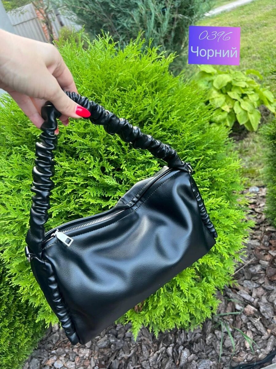 АКЦІЯ! Чорна - гарна молодіжна сумка на блискавці, короткий ремінь з м’якої екошкіри (0396) від компанії Shock km ua - фото 1