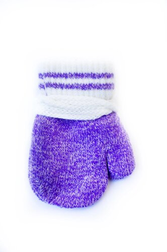 Дитяча рукавичка на мотузочці фіолетова для самих маленьких