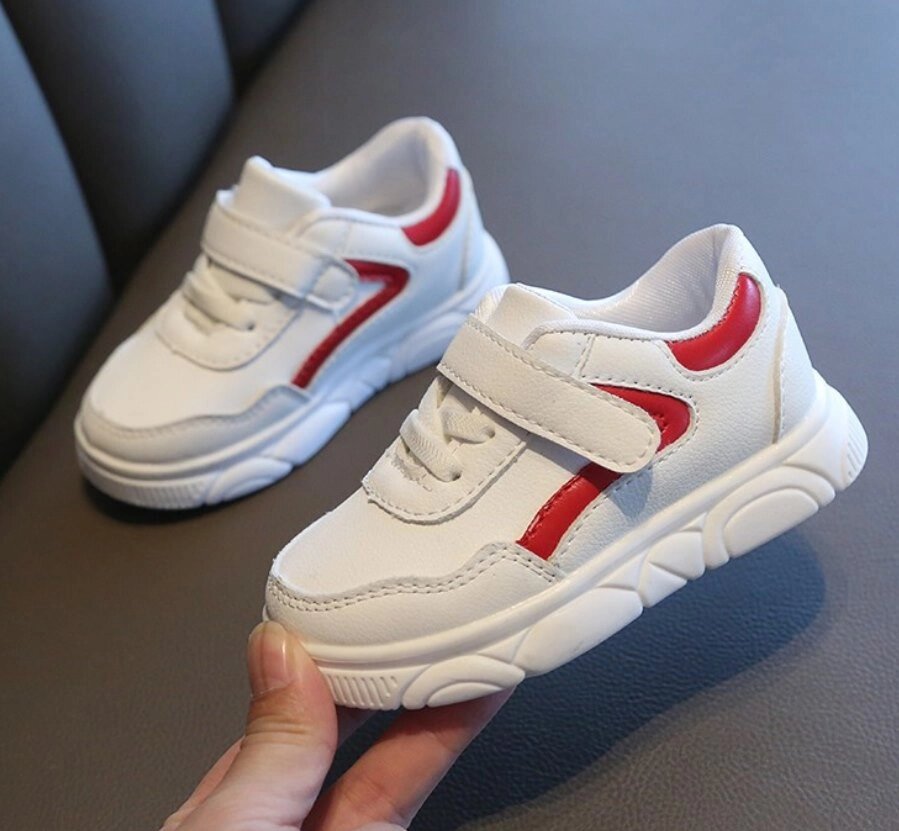 Кросівки дитячі PU-шкіра білі з червоними смужками, розмір 15 від компанії Shock km ua - фото 1