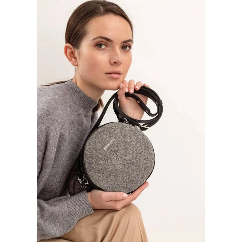 Кругла фетрова жіноча сумка Tablet з шкіряними чорними вставками від компанії Shock km ua - фото 1
