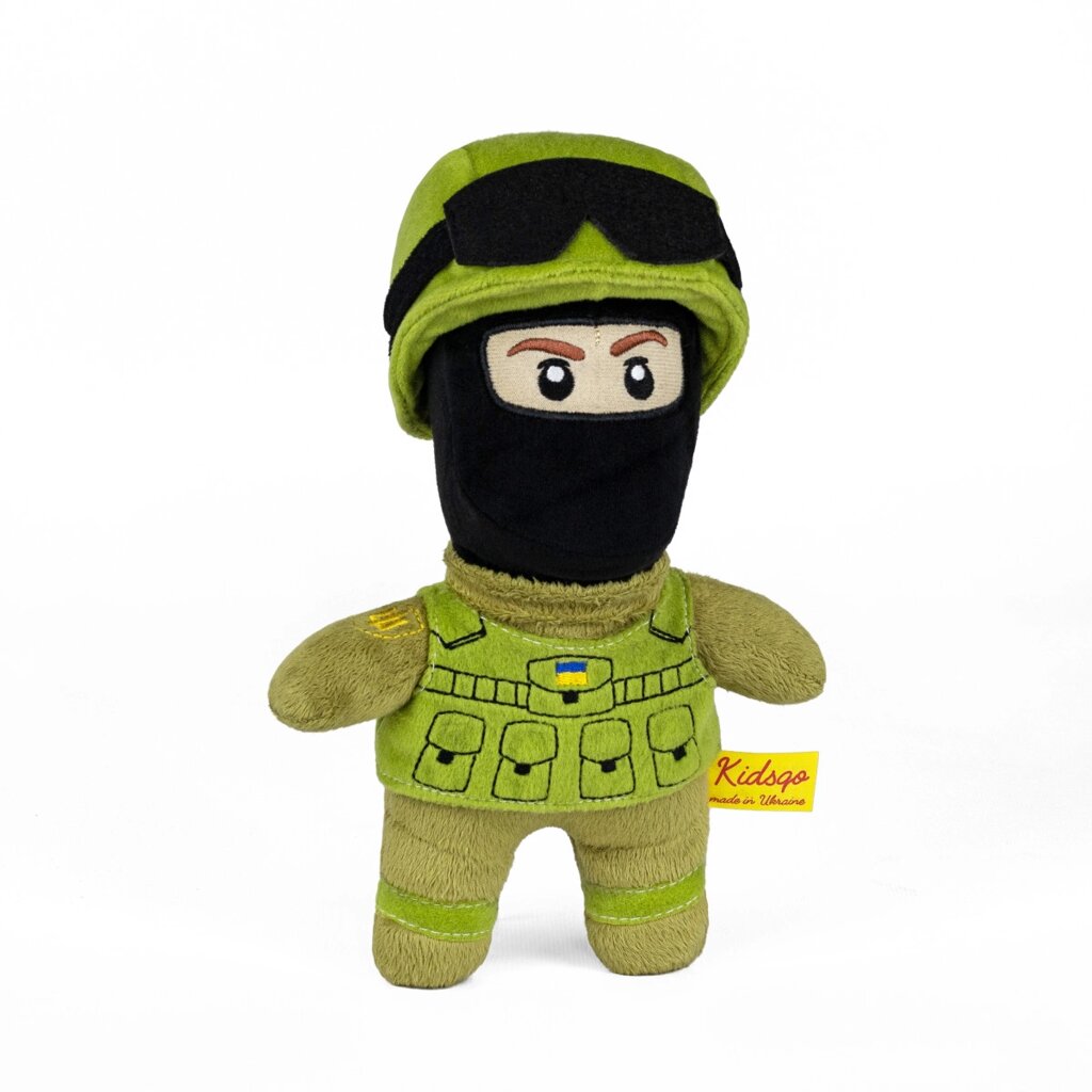 М'яка іграшка KidsQo солдат ЗСУ в балаклаві 25см (KD705) від компанії Shock km ua - фото 1