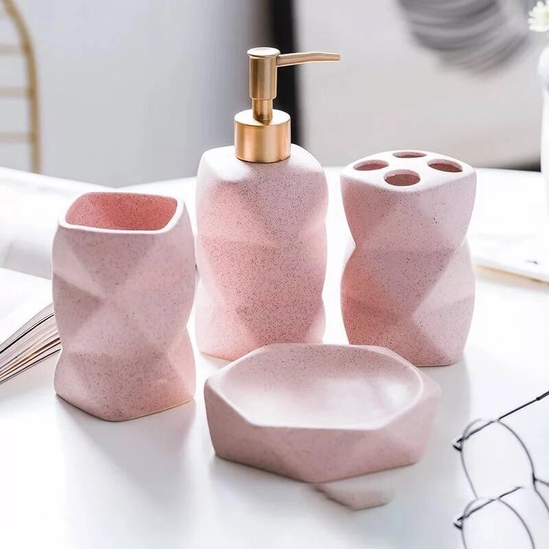 Набір аксесуарів для ванної кімнати з кераміки Bathlux, 4 предмети Рожевий від компанії Shock km ua - фото 1
