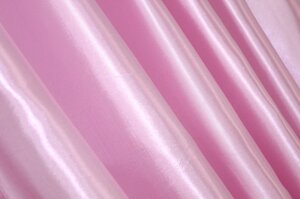 Однотонна тканина атлас, висота в рулоні 2.7м. Колір рожевий. Код 741ш