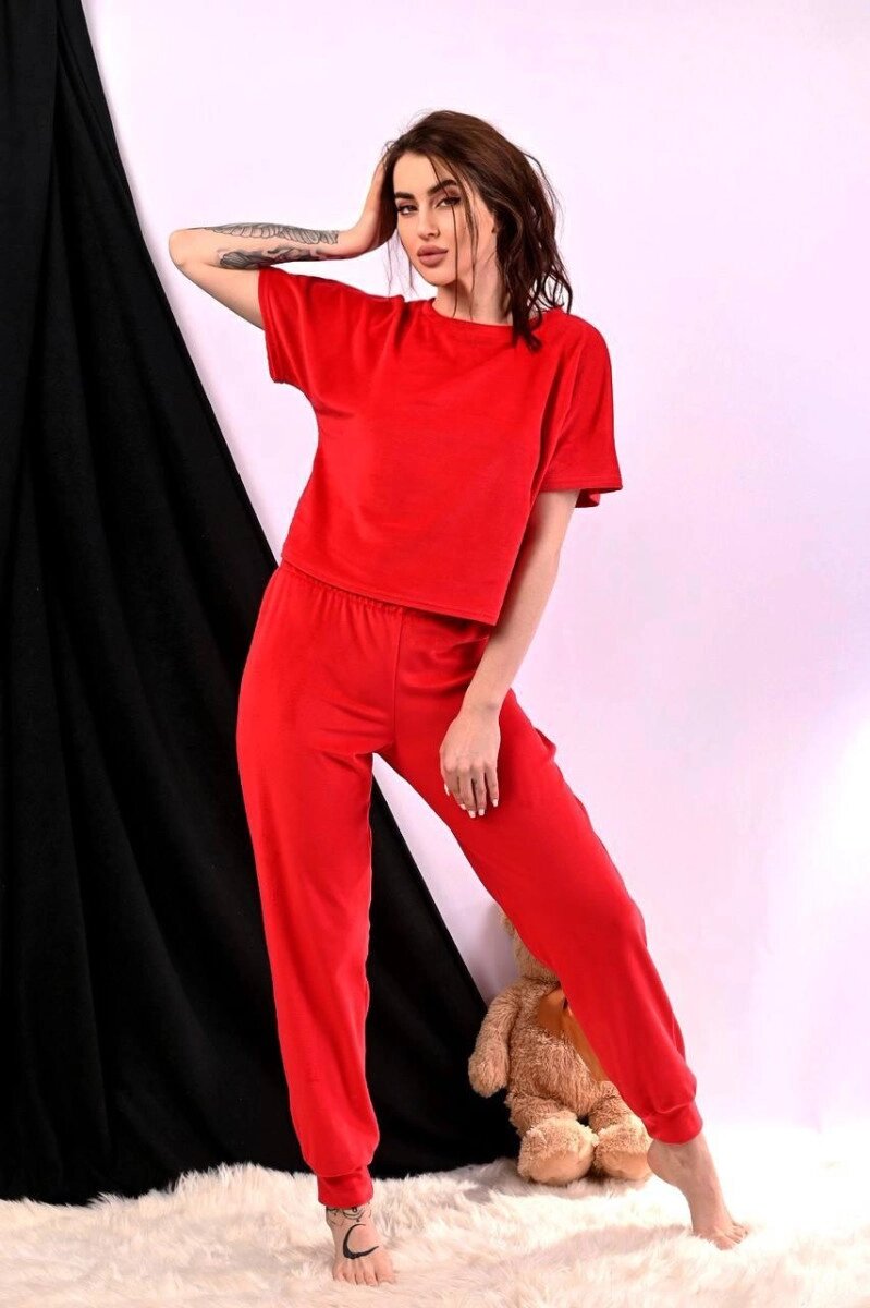 Піжама жіноча велюрова червона футболка та штани код П638 від компанії Shock km ua - фото 1