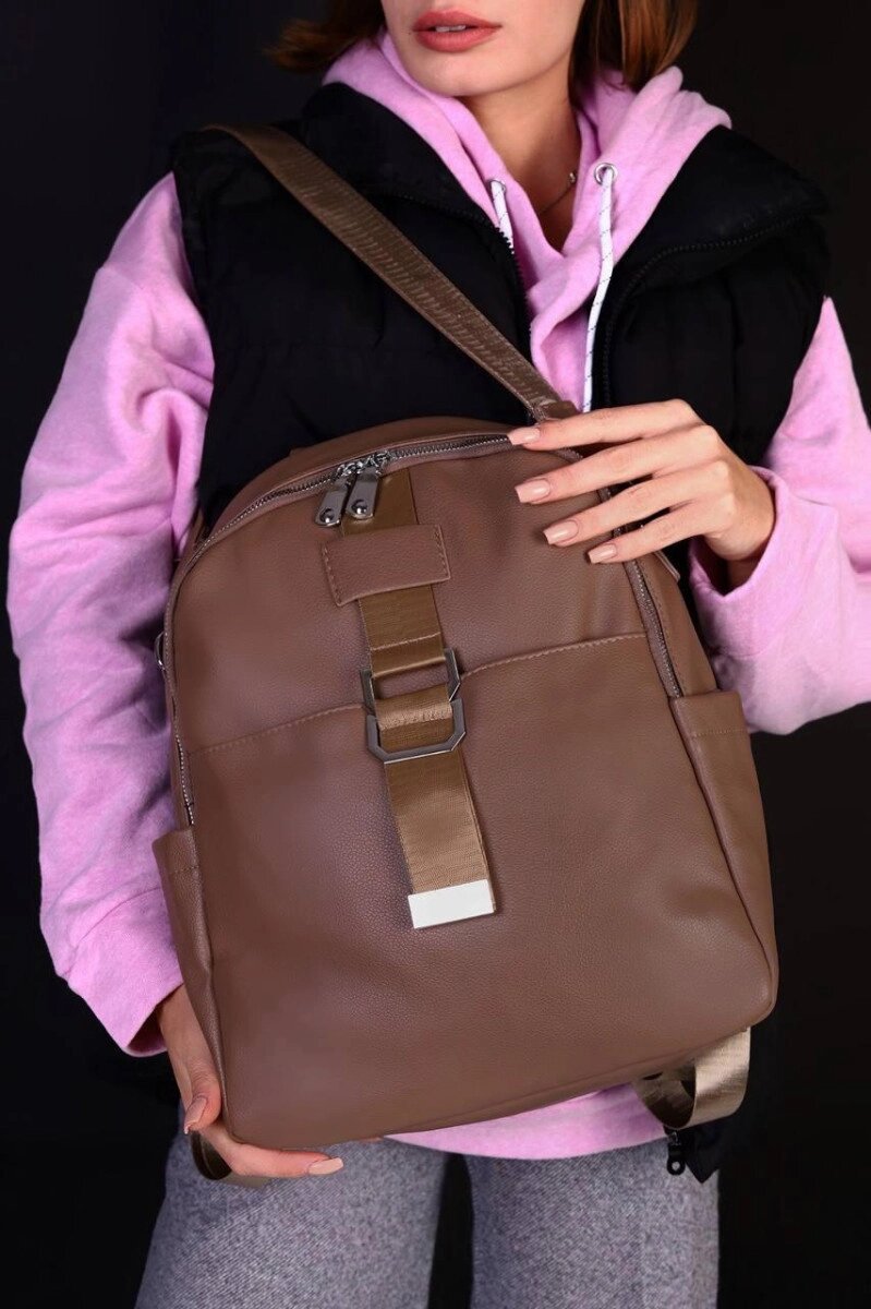 Рюкзак жіночий темно-бежевий код 7-365210 від компанії Shock km ua - фото 1