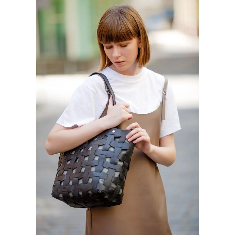 Шкіряна плетена жіноча сумка Пазл L чорна Krast від компанії Shock km ua - фото 1
