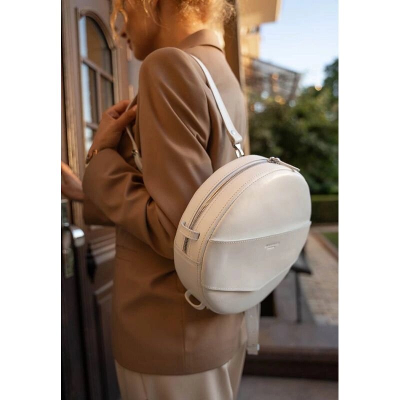 Шкіряна жіноча кругла сумка-рюкзак Maxi біла від компанії Shock km ua - фото 1