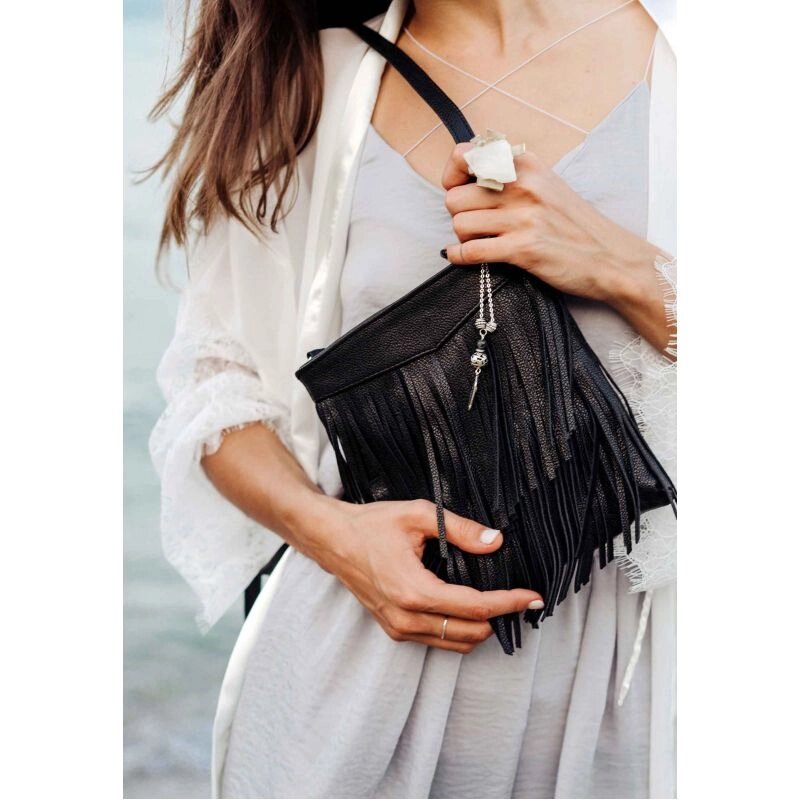 Шкіряна жіноча сумка з бахромою міні-кроссбоді Fleco чорна від компанії Shock km ua - фото 1