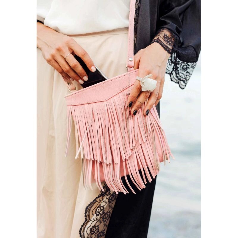 Шкіряна жіноча сумка з бахромою міні-кроссбоді Fleco рожева від компанії Shock km ua - фото 1